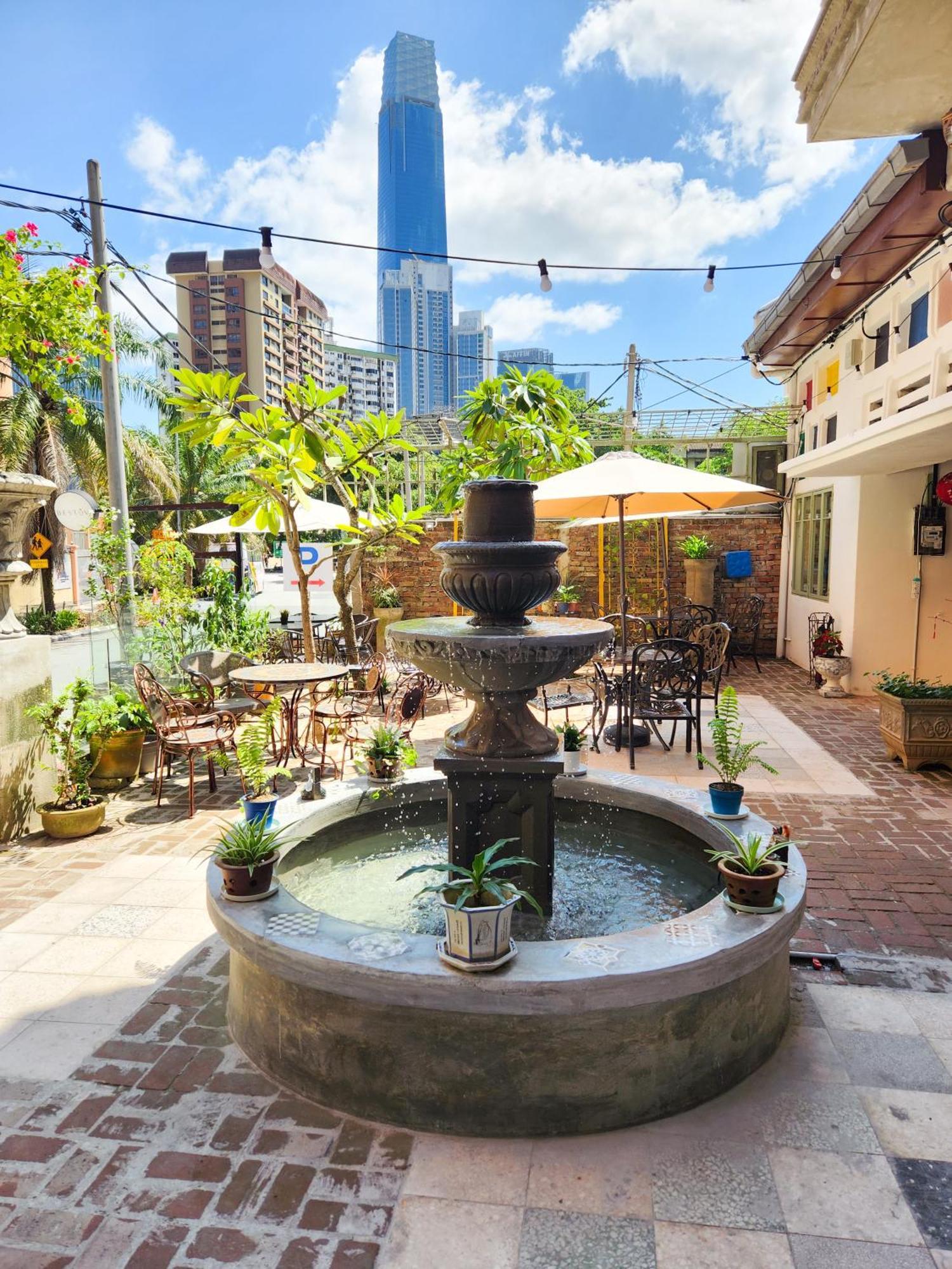 Bestow Boutique Hotel Куала-Лумпур Экстерьер фото